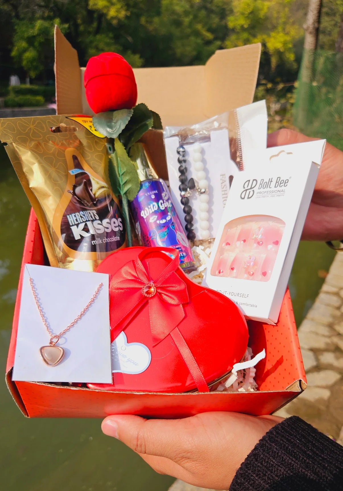 VALENTINE'S HAMPER FOR HER