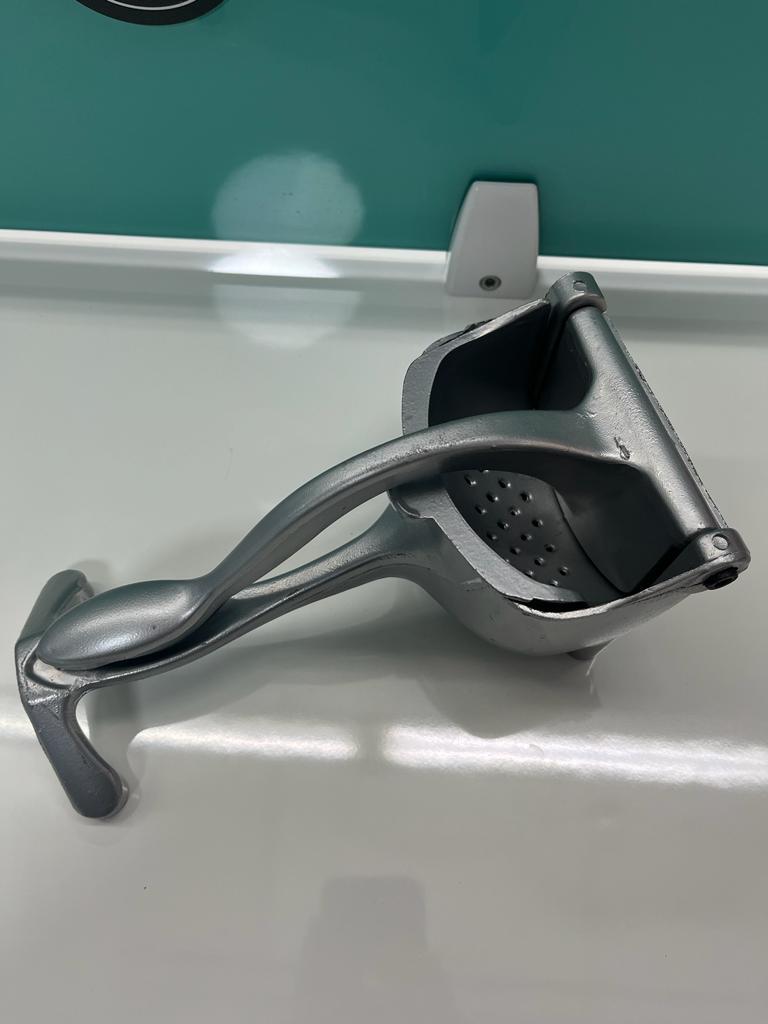 Manual Fruit Squeezer PRICE DROPPED @799 🤩